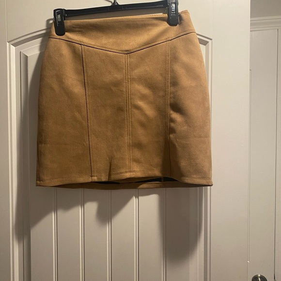 White House Black Market Dresses & Skirts - White House black market tan suede skirt size 8
